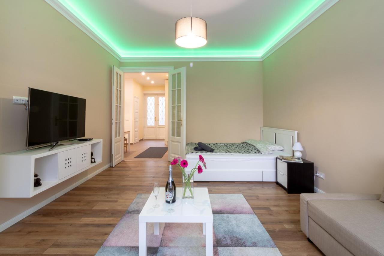 Nice And Cozy Apartment Next To The Parliament Budapest Exterior foto