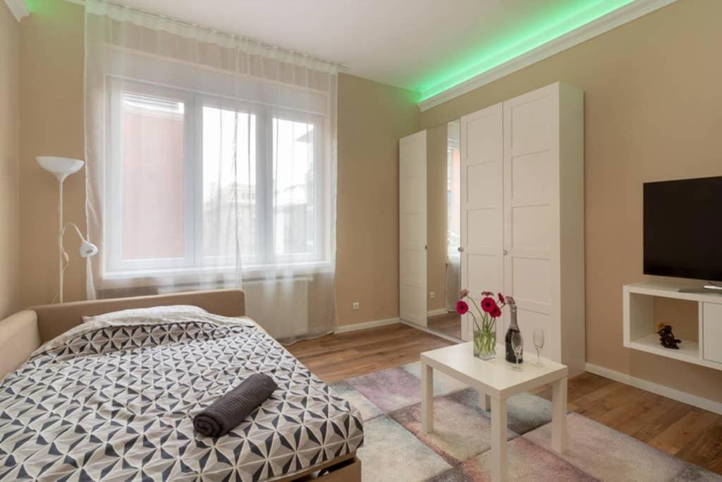 Nice And Cozy Apartment Next To The Parliament Budapest Exterior foto
